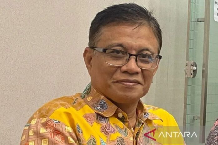 rektor_didik_kuning_2.jpg