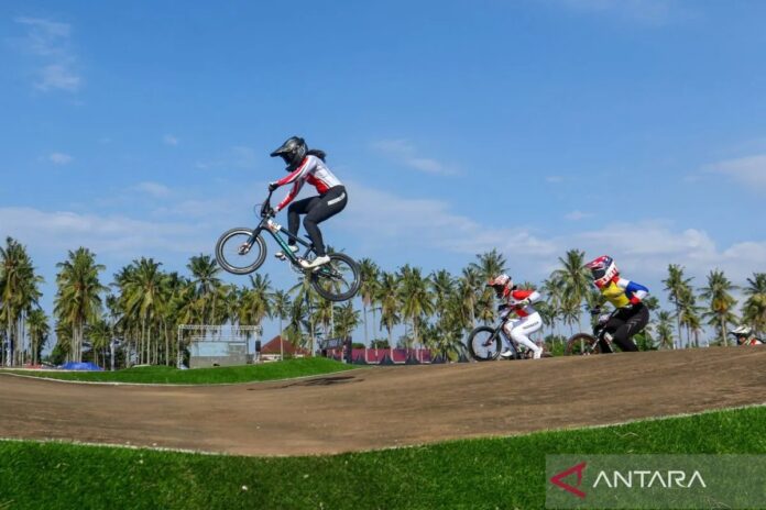 race-pertama-banyuwangi-bmx-supe