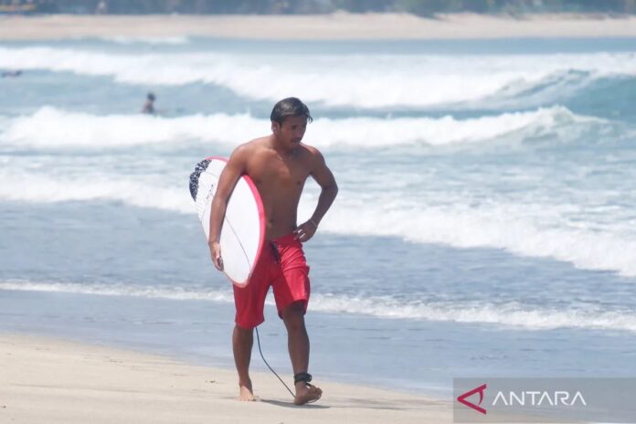 timnas-selancar-indonesia-latiha (1)